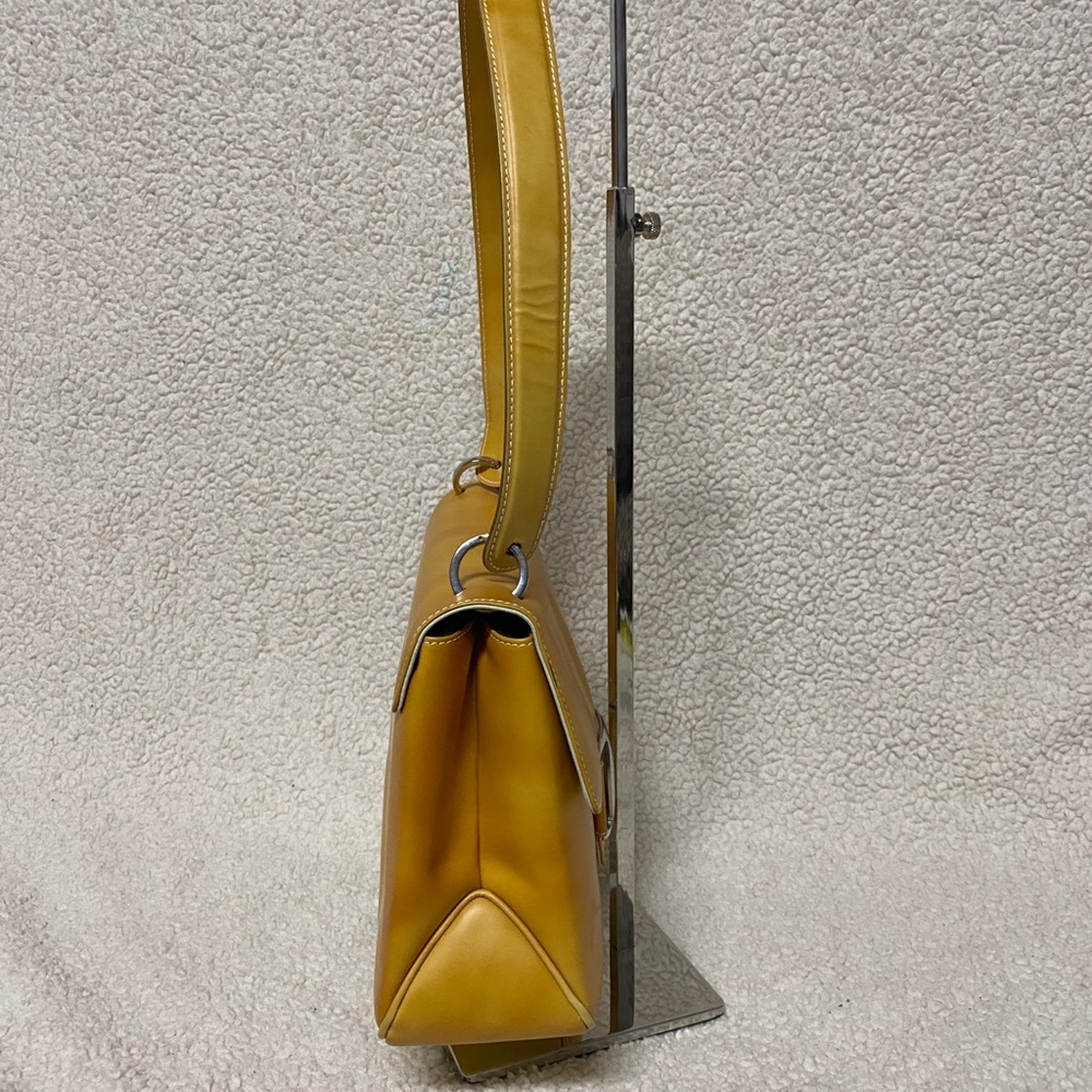 Vintage Salvatore Ferragamo Vara shoulder bag - Picture 3 of 15